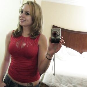 BIG TIT TEEN MAE STRIPS NAKED 290