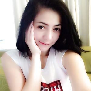 Busty Indonesian Babe