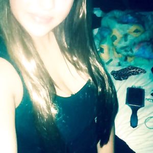 Naelle : beurette de quartier