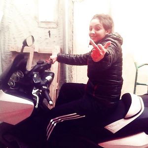 Naelle : beurette de quartier