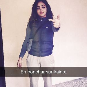 Naelle : beurette de quartier