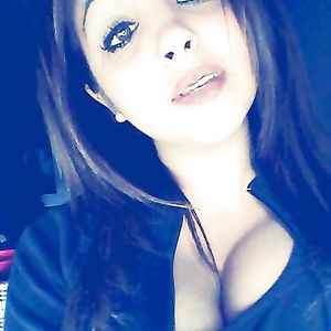 Naelle : beurette de quartier