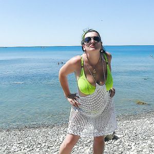 huge tit amazing girl