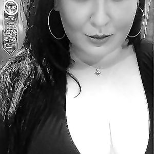 Curvy British Girl With Incredible Boobs