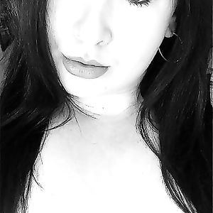 Curvy British Girl With Incredible Boobs