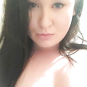 Curvy British Girl With Incredible Boobs