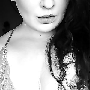 Curvy British Girl With Incredible Boobs