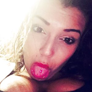 Beurette gros seins grosse pute !!!!