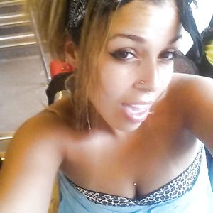 Beurette gros seins grosse pute !!!!