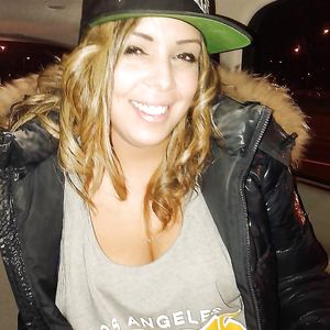 Beurette gros seins grosse pute !!!!