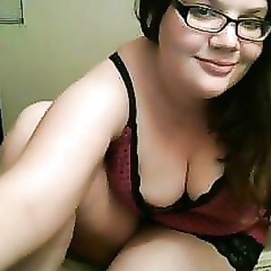 curvy moms and milfs