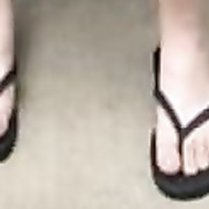 Feet and big tits(the boobs bounce)