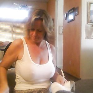 Reddit big tit milf