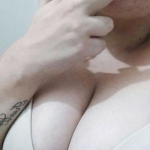 Loola - PAWG TEEN WHITH BIG TITS