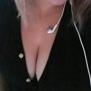 Loola - PAWG TEEN WHITH BIG TITS