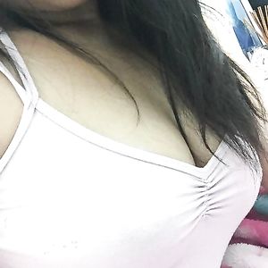 Asian girl big boobs - amateur