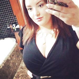 Amazing huge boobs - non-porn