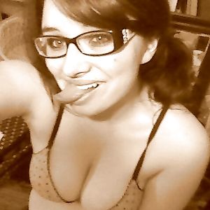 Ventenne grassottella ma infinitamente porcella - tits