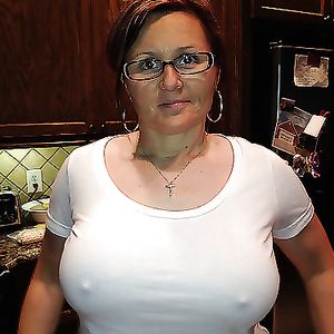 Milf with big tits. - amateur