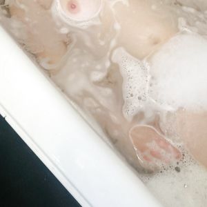 Bath boobies!! - amateur