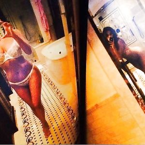 unseen Kim pics - celebrity