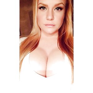 Cleavage for days. Big titted blonde. - big boobs