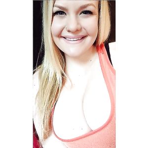 Cleavage for days. Big titted blonde. - big boobs