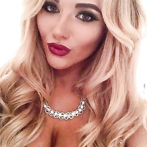 Lizzie Murphy (British Glamour Model) - big boobs