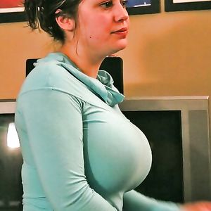 Hot Chicks - big boobs