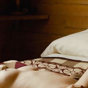 Elizabeth Olsen - big boobs