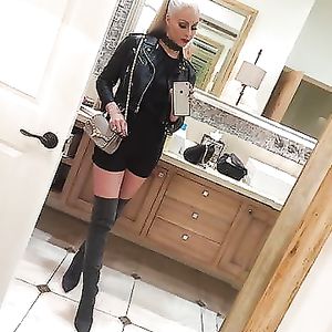 wwe divas kelly kelly and maryse ouellet - big boobs