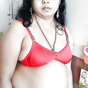 Top Sexy Indian Mom - big boobs
