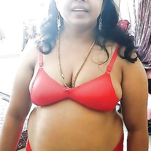 Top Sexy Indian Mom - big boobs