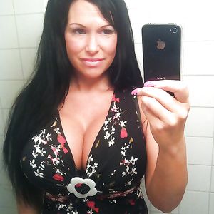 Bimbo Invasion 32 - babe