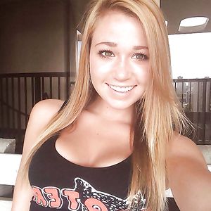 Hooters Have the Most Gorgeous Staff of Anywhere Ever - big boobs