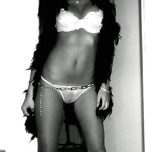 Maria - black and ebony