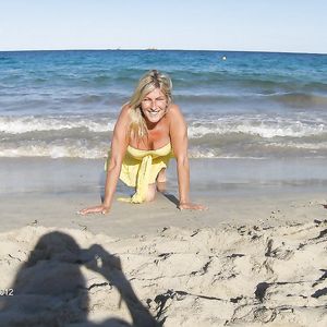 mature sexy facebook pascale - big boobs