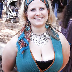 Webtastic Special: The fun, the giant and the other - Vol.54 - big boobs