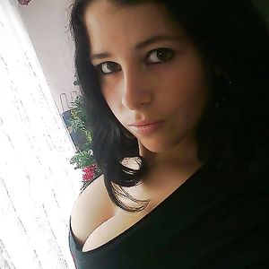 Busty Russian Woman 2400 - babe