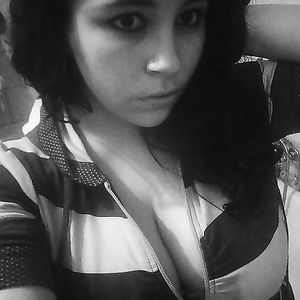 Busty Russian Woman 2400 - babe