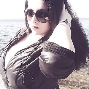 Busty Russian Woman 2400 - babe