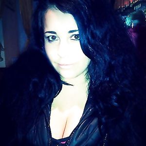 Busty Russian Woman 2400 - babe