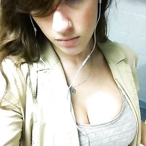 I love big titties and pretty kittys - teen