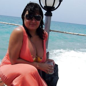 Hot busty mom - Intruduce - big boobs