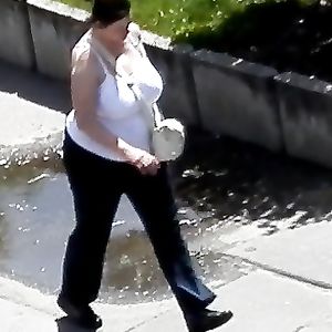 voyeur busty milf with jumbo juggs - amateur