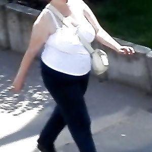 voyeur busty milf with jumbo juggs - amateur