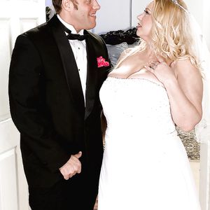 Curvy wedding - big boobs