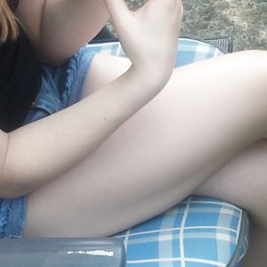 nylons and sexy legs babe