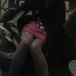 nylons and sexy legs babe