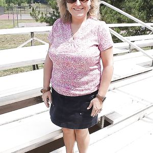 Busty Mature Lori Posing for Me